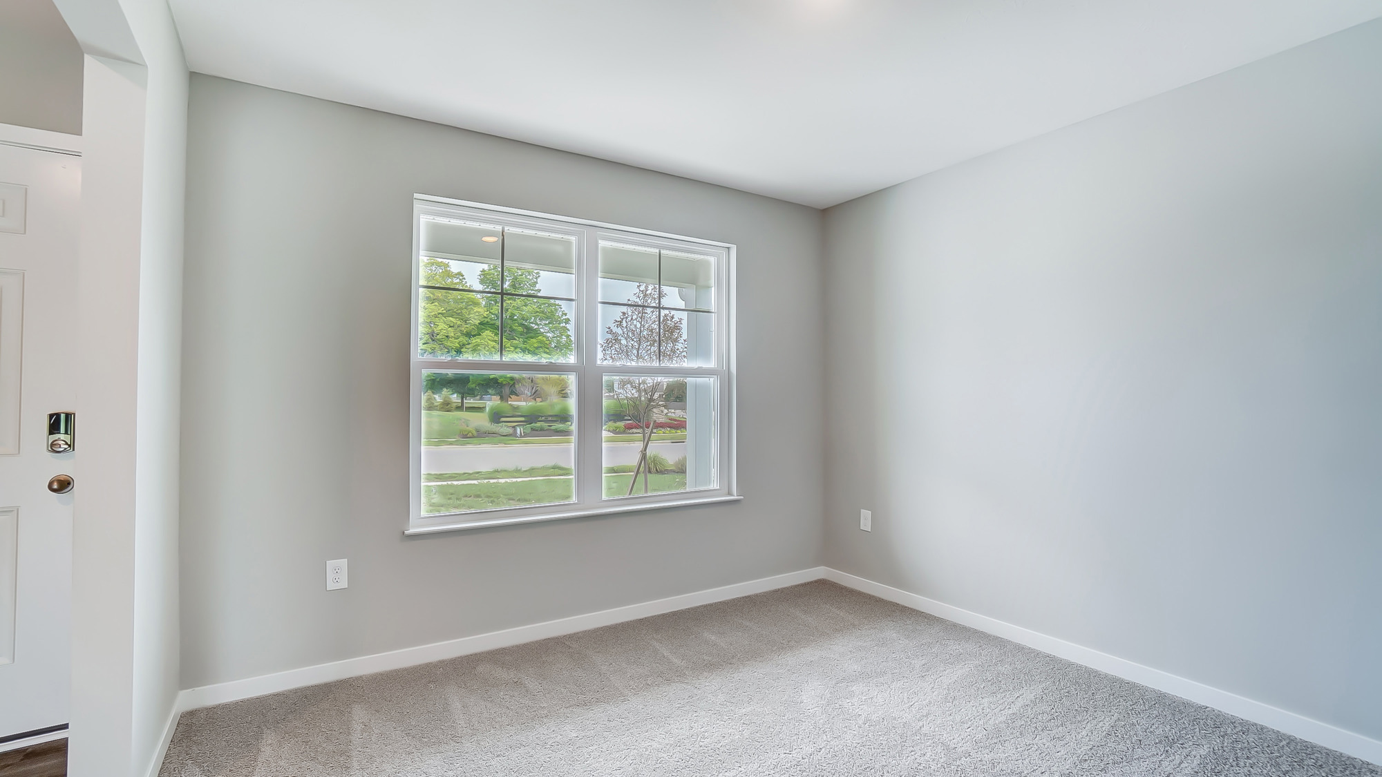 flex office space with double window