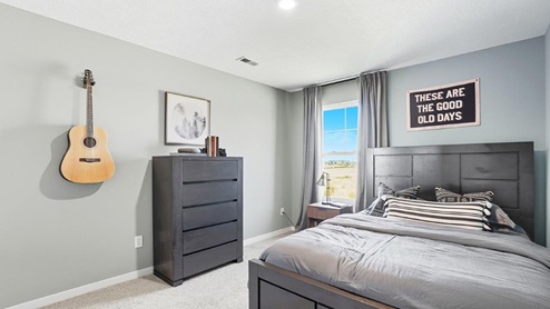 furnished fourth bedroom with single window