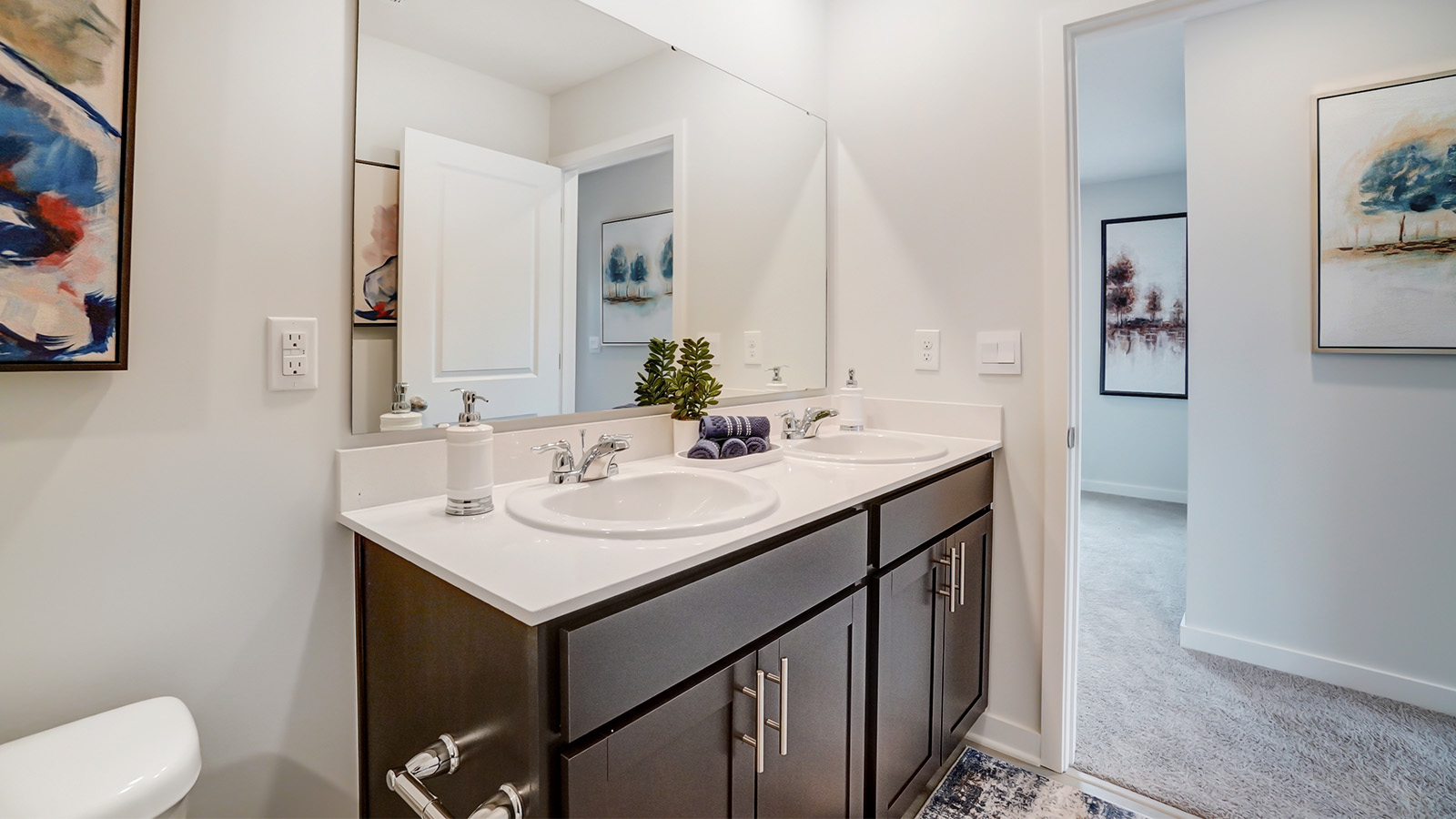 second full bath double vanity