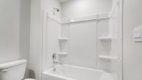 second full bath tub