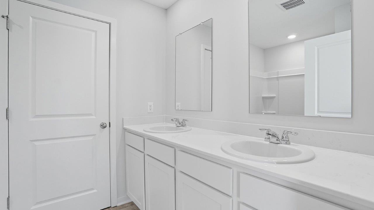 ensuite bath with double vanity
