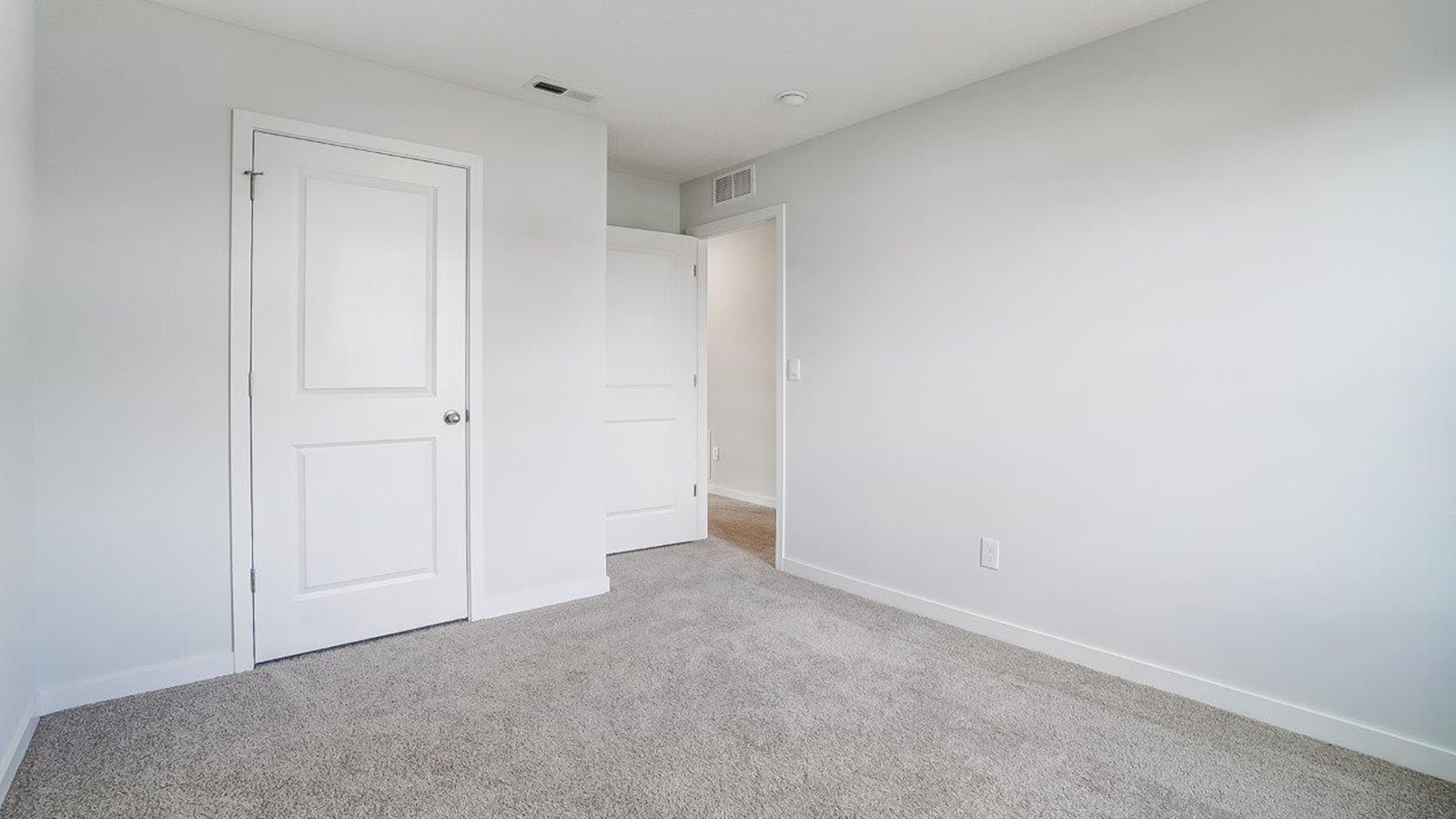 fourth bedroom closet and entry