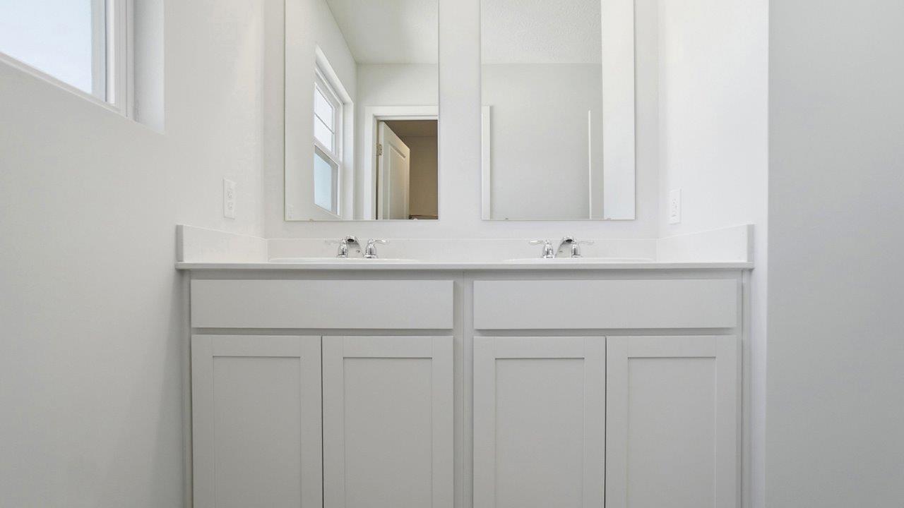 third full bath double vanity