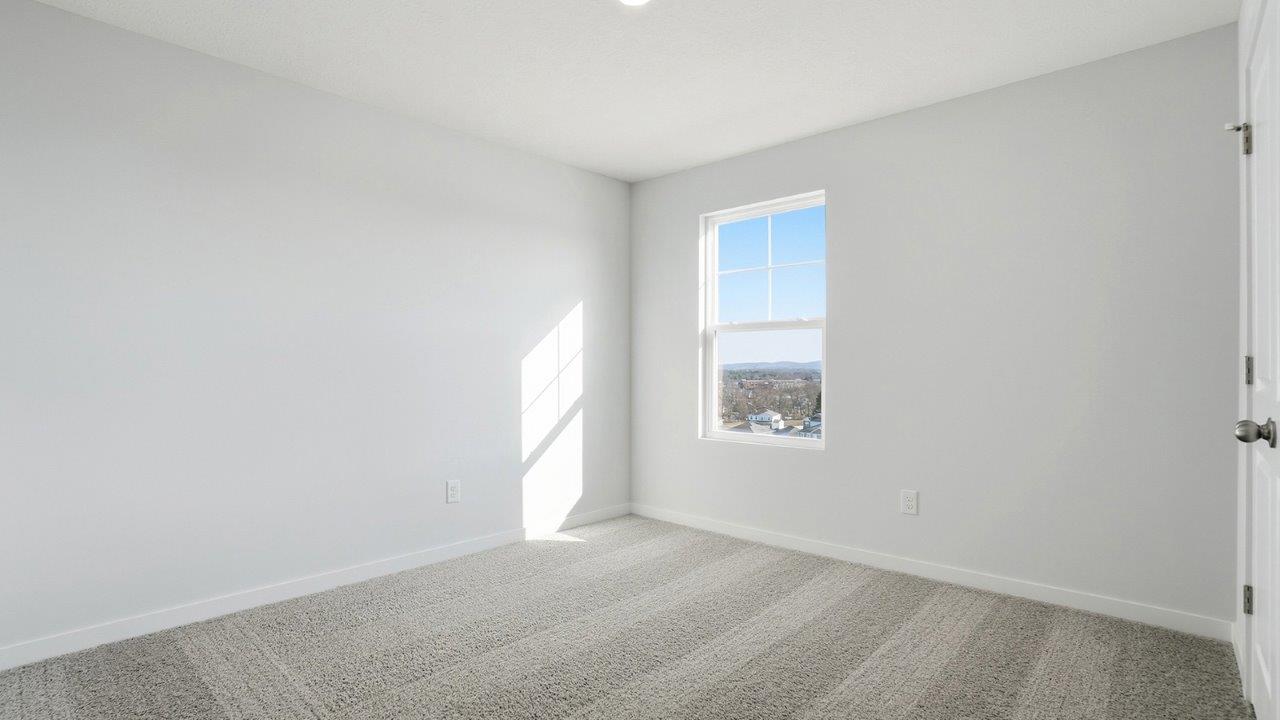 fifth bedroom with single window