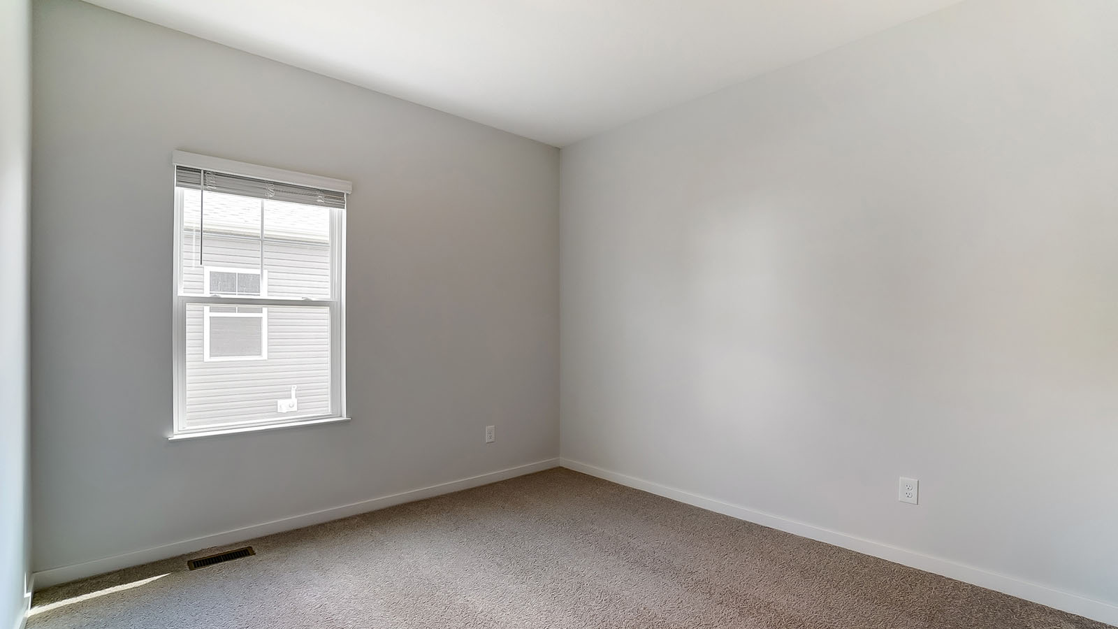 third bedroom with single window