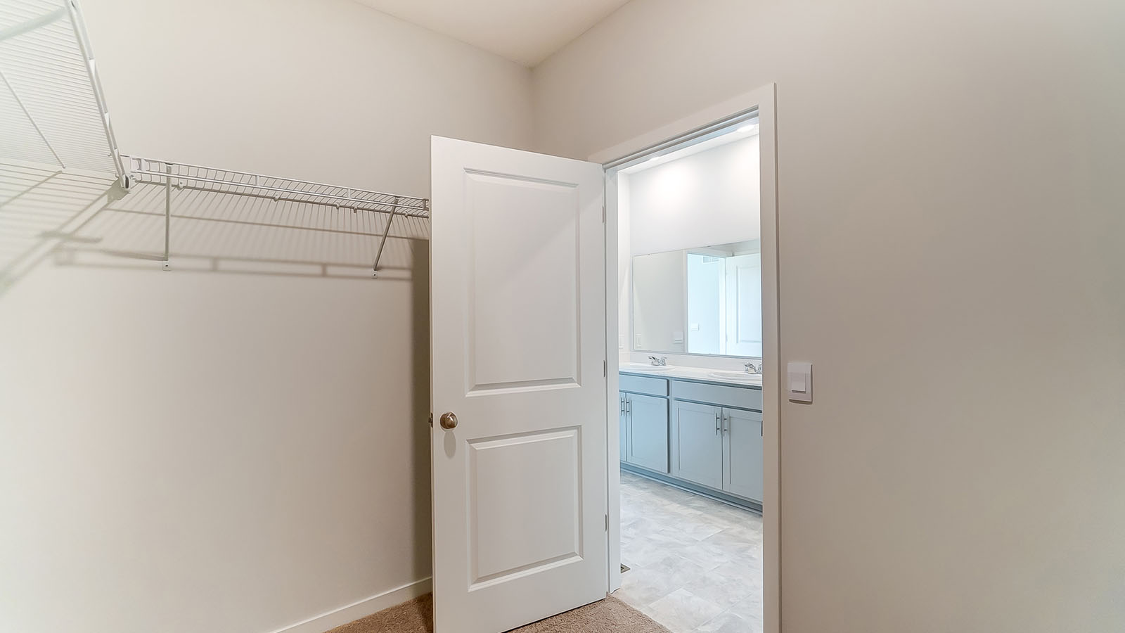 primary walk in closet entry