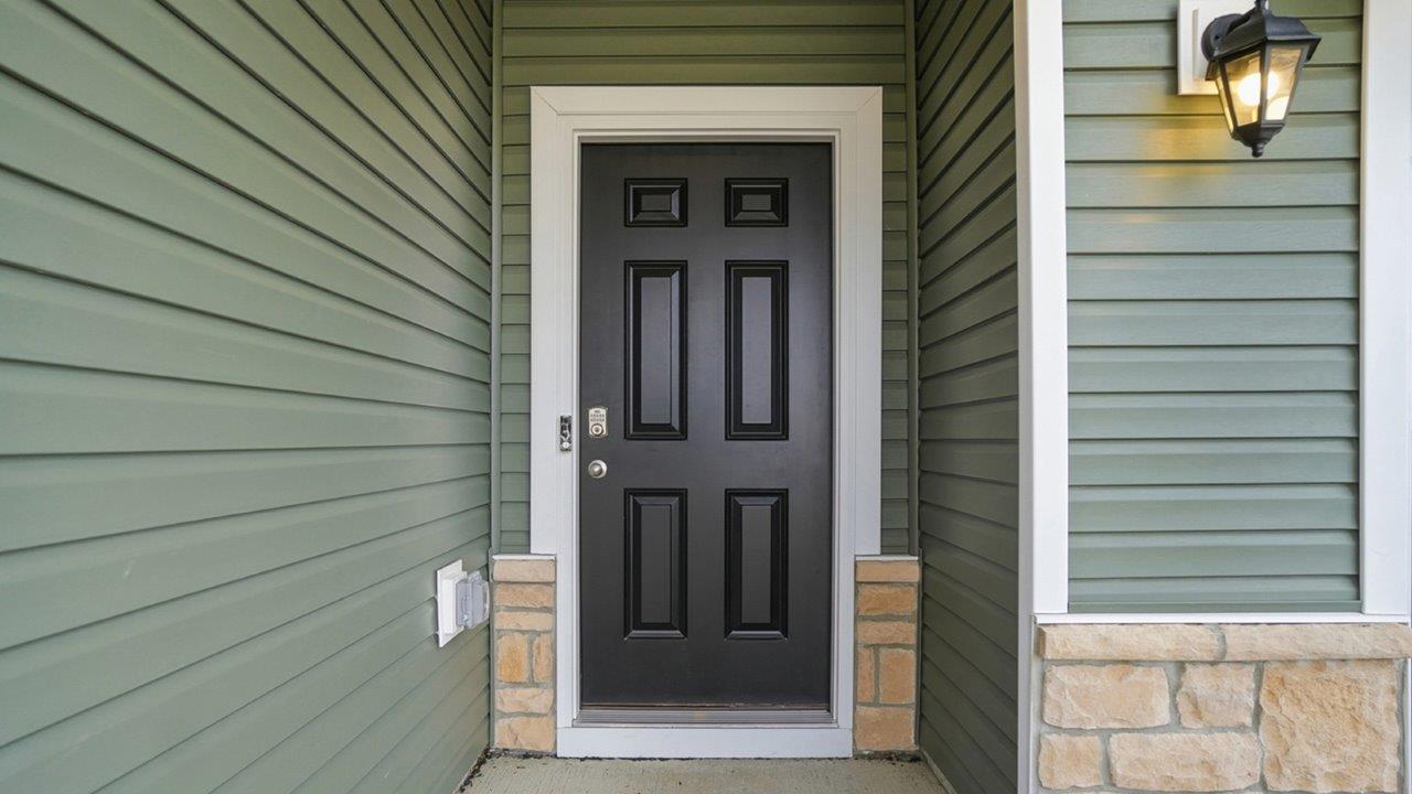 Lyndhurst Fromt Porch