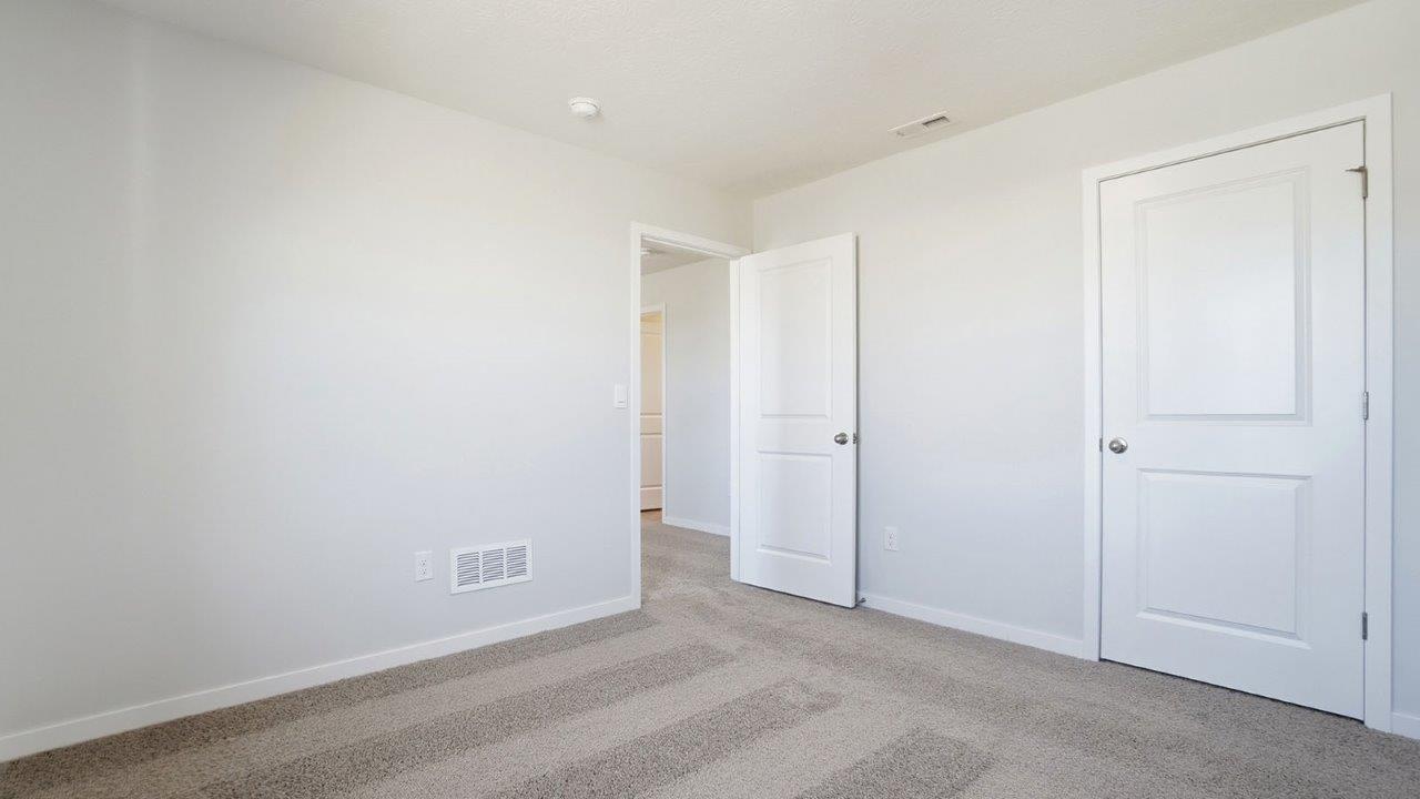 third bedroom entry and closet