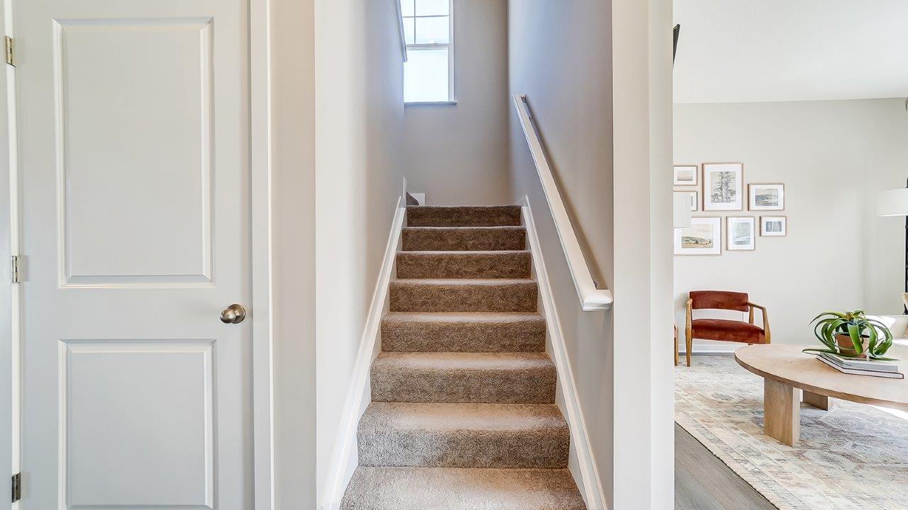 turnback staircase with single window