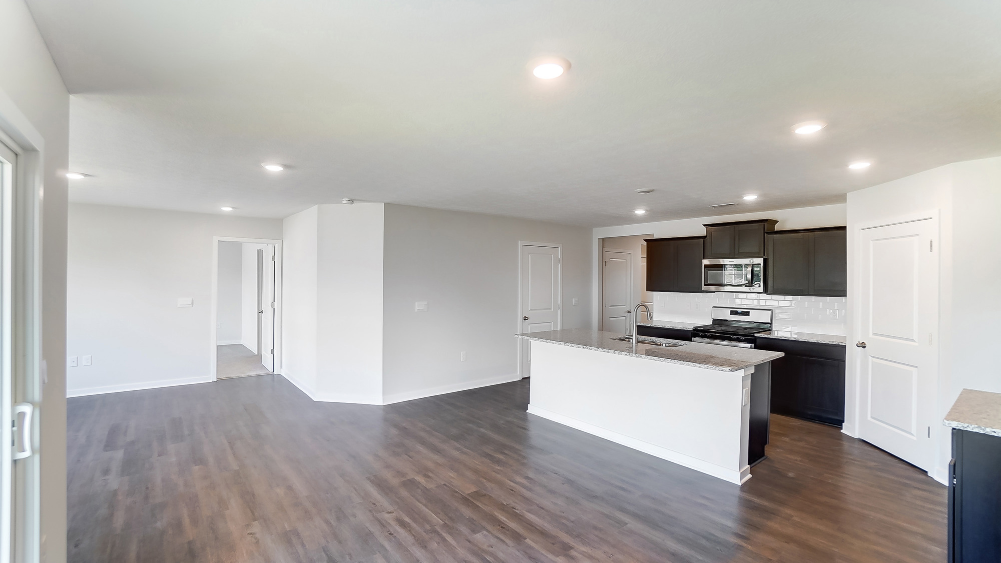 dining spacer and kitchen