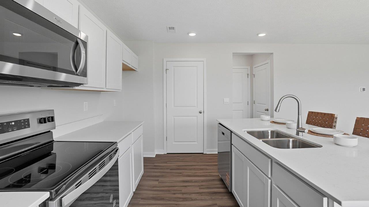 Bellamy kitchen with white cabinets