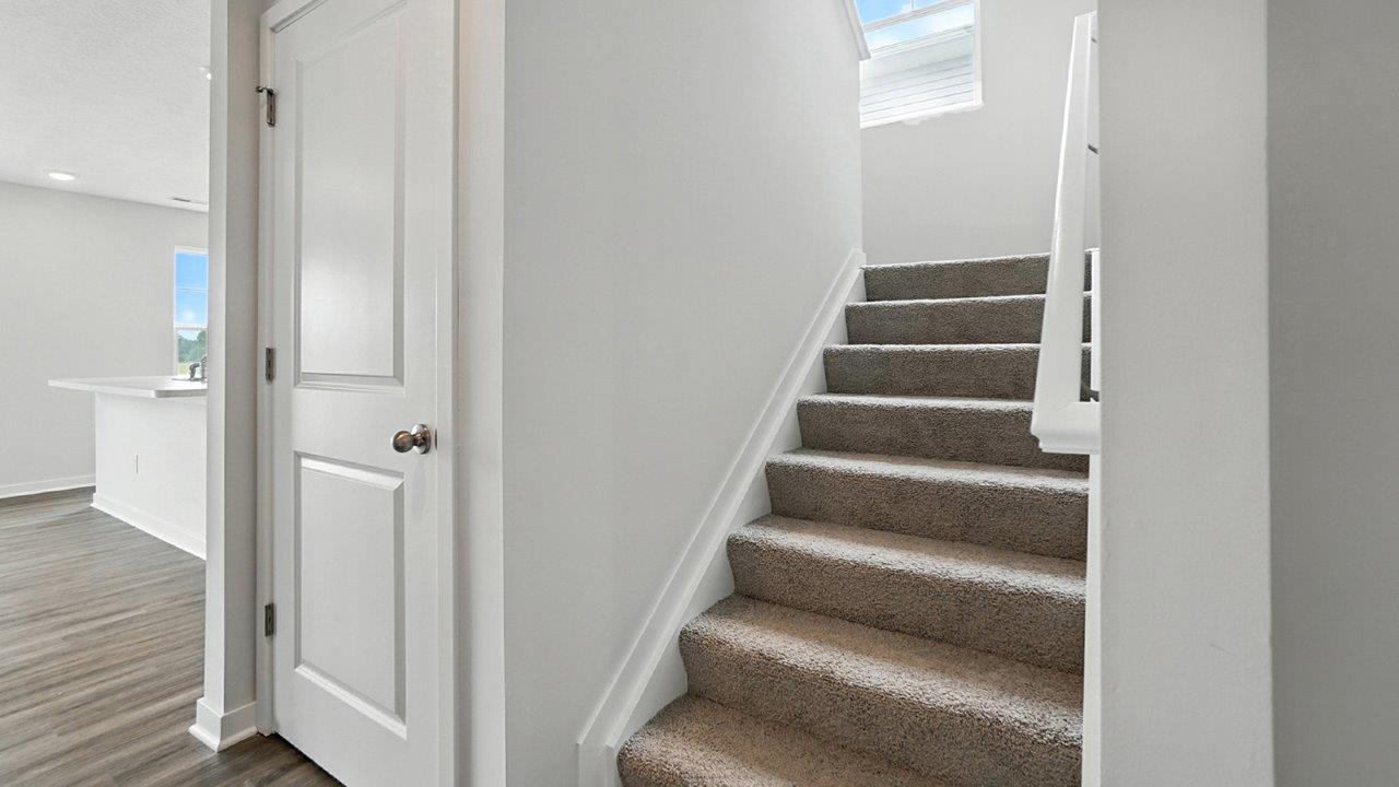 turnback staircase with single window