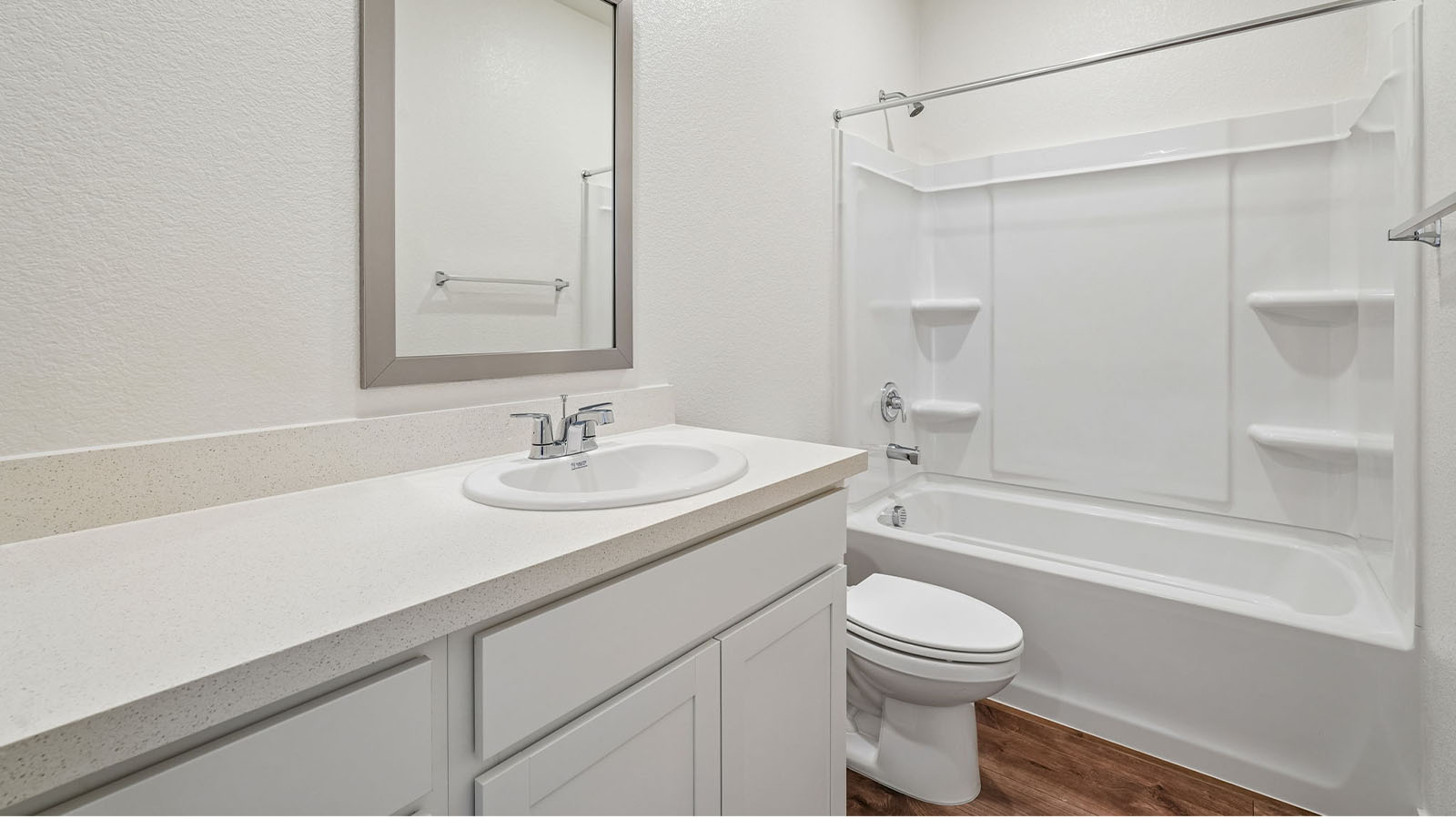 Montego Cali Plan 1924  secondary bathroom with tub and shower