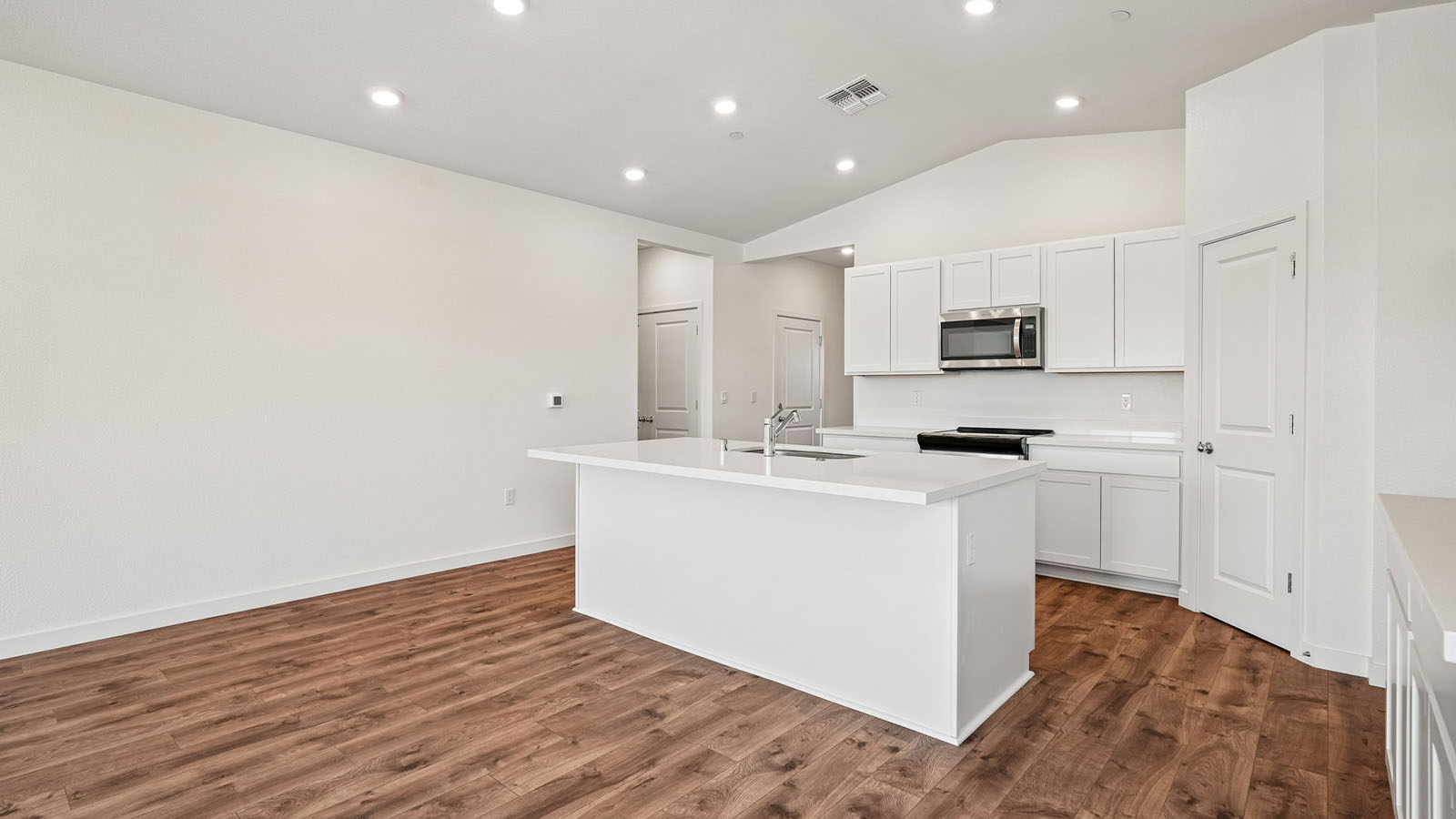 Montego Cali Plan 1924  open concept dining area