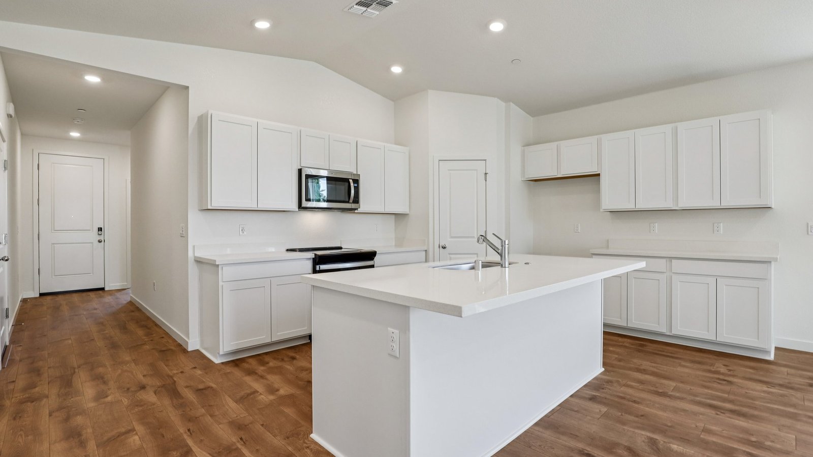 Montego Plan 1924 open concept kitchen island