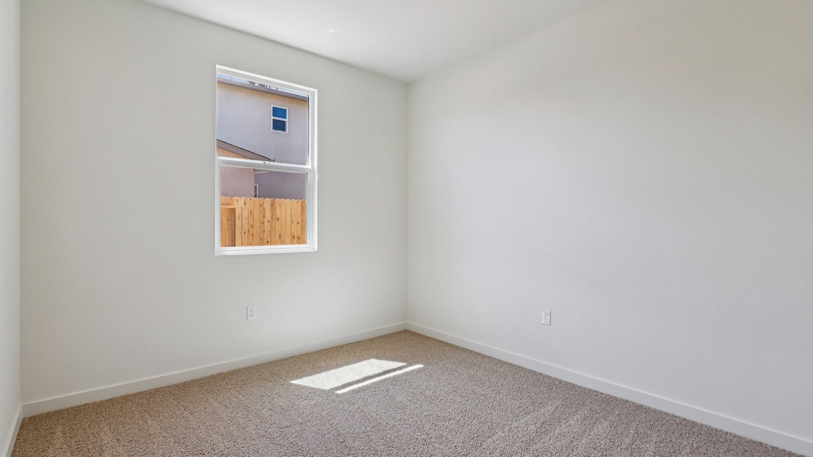 Montego Plan 1924 spacious gust room