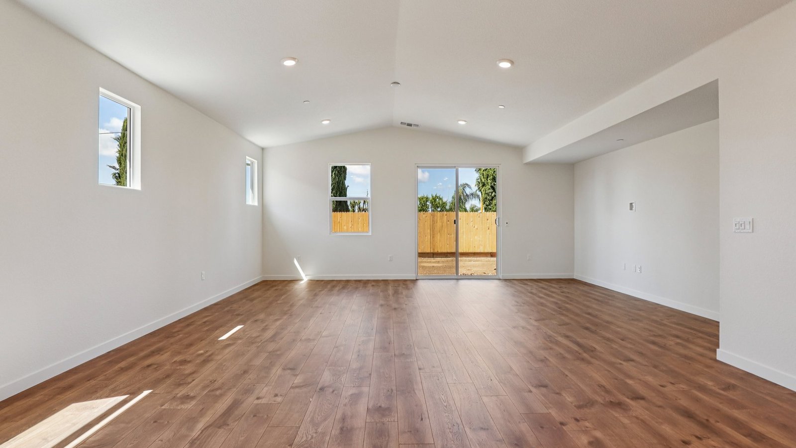 Montego Plan 1924 great room and dining area