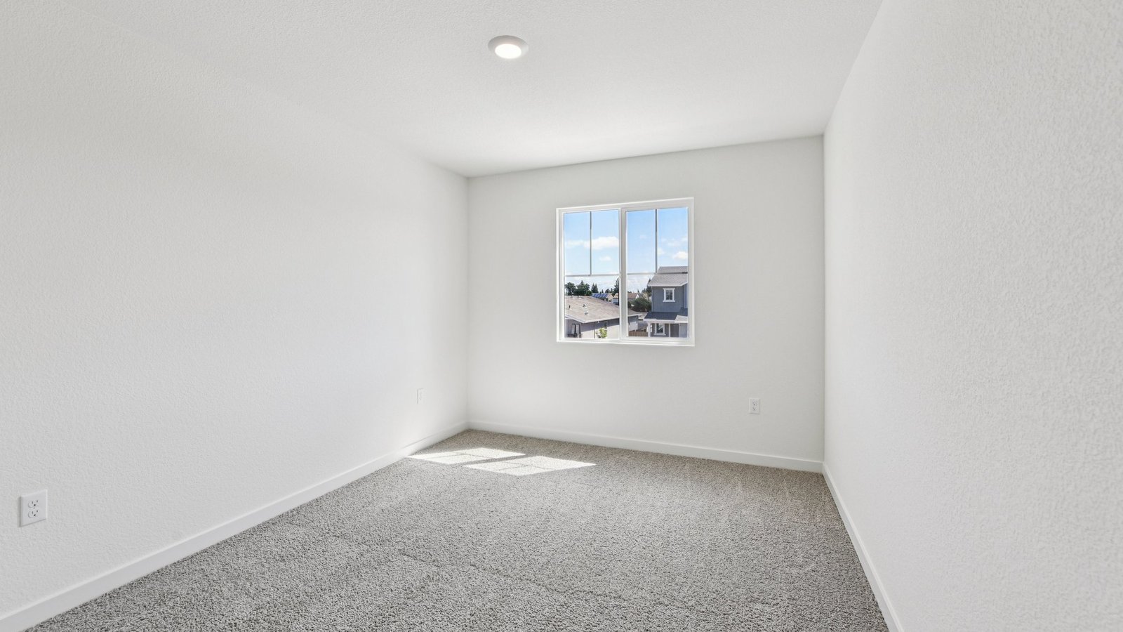 Montego Plan 2311 roomy bedroom