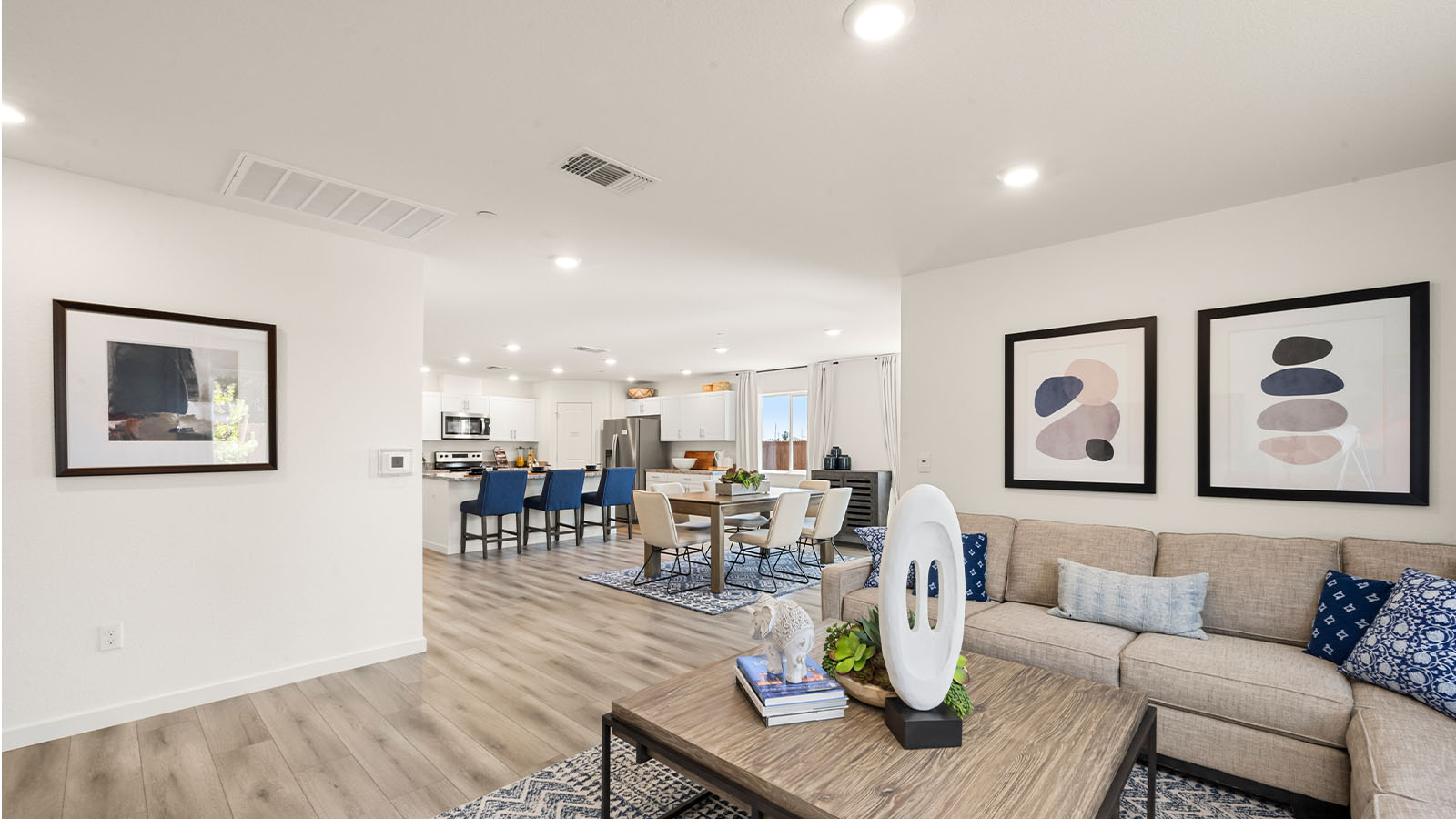 Harter Estates Plan 1825  Overall living area