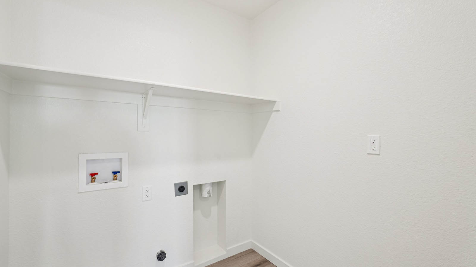 Harter Estates Plan 2311  Laundry