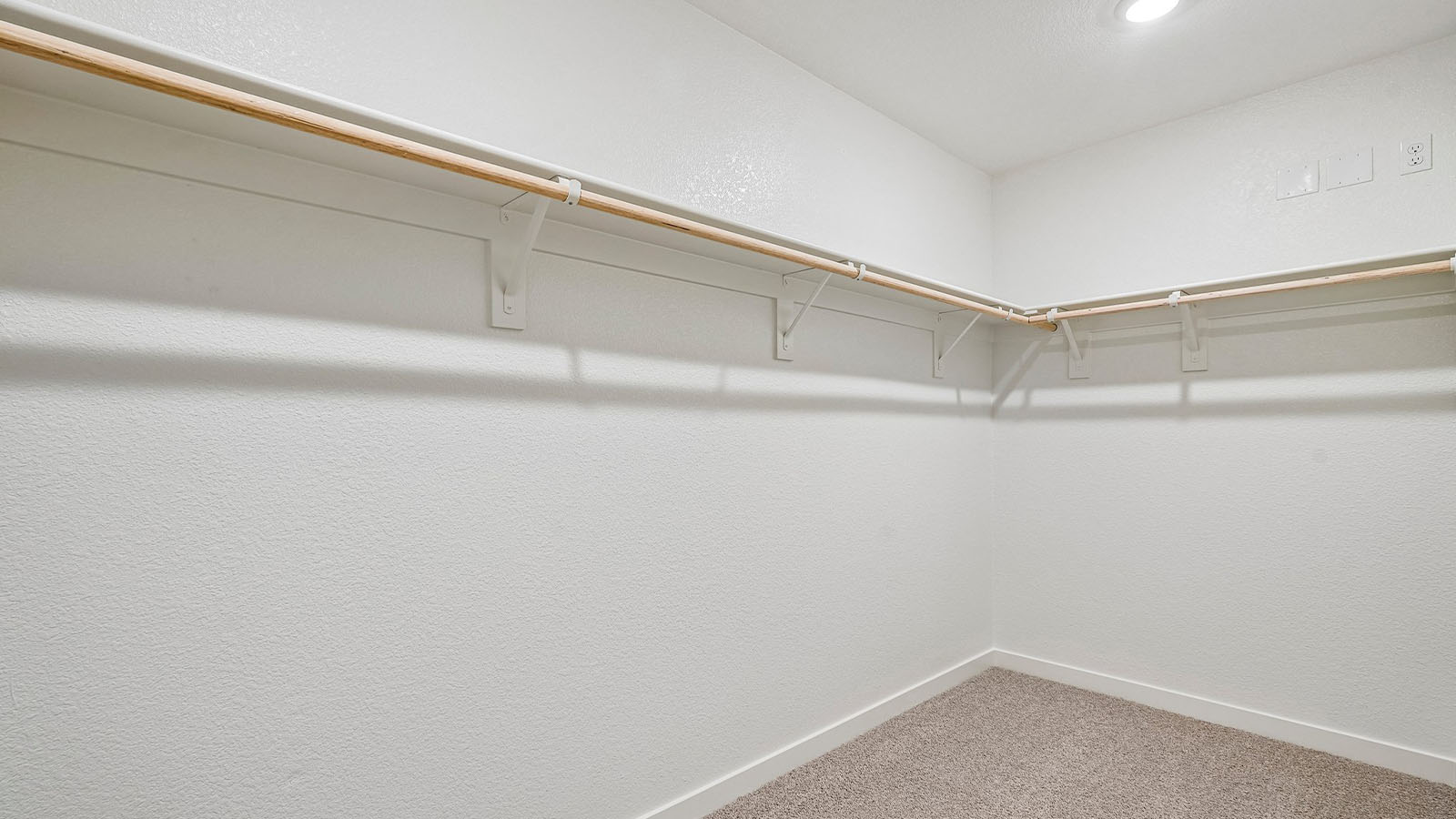 Jasper Clementine Plan 1811 walk in closet