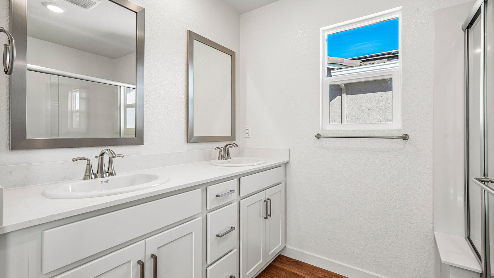 Jasper Clementine Plan 1811 primary bathroom with walk in shower