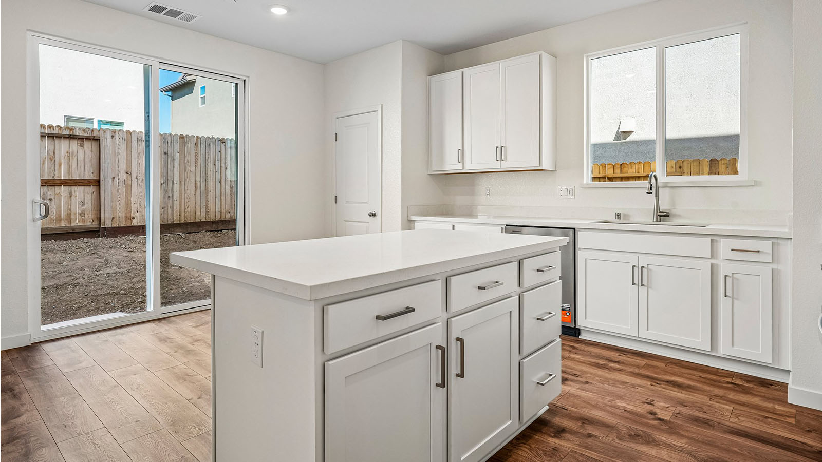 Jasper Clementine Plan 1811 open kitchen with access to backyard