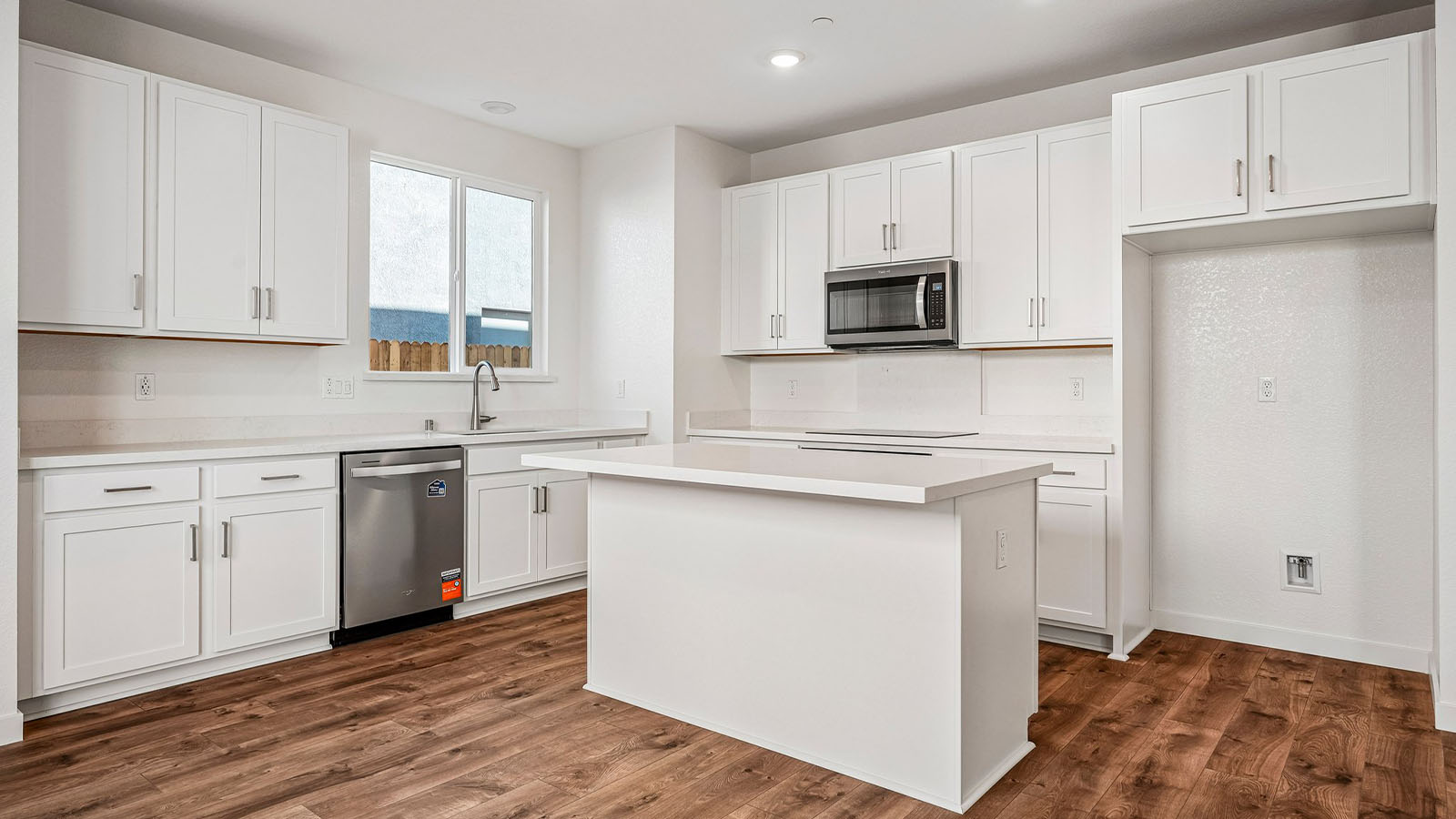Jasper Clementine Plan 1811 kitchen island with room for seating