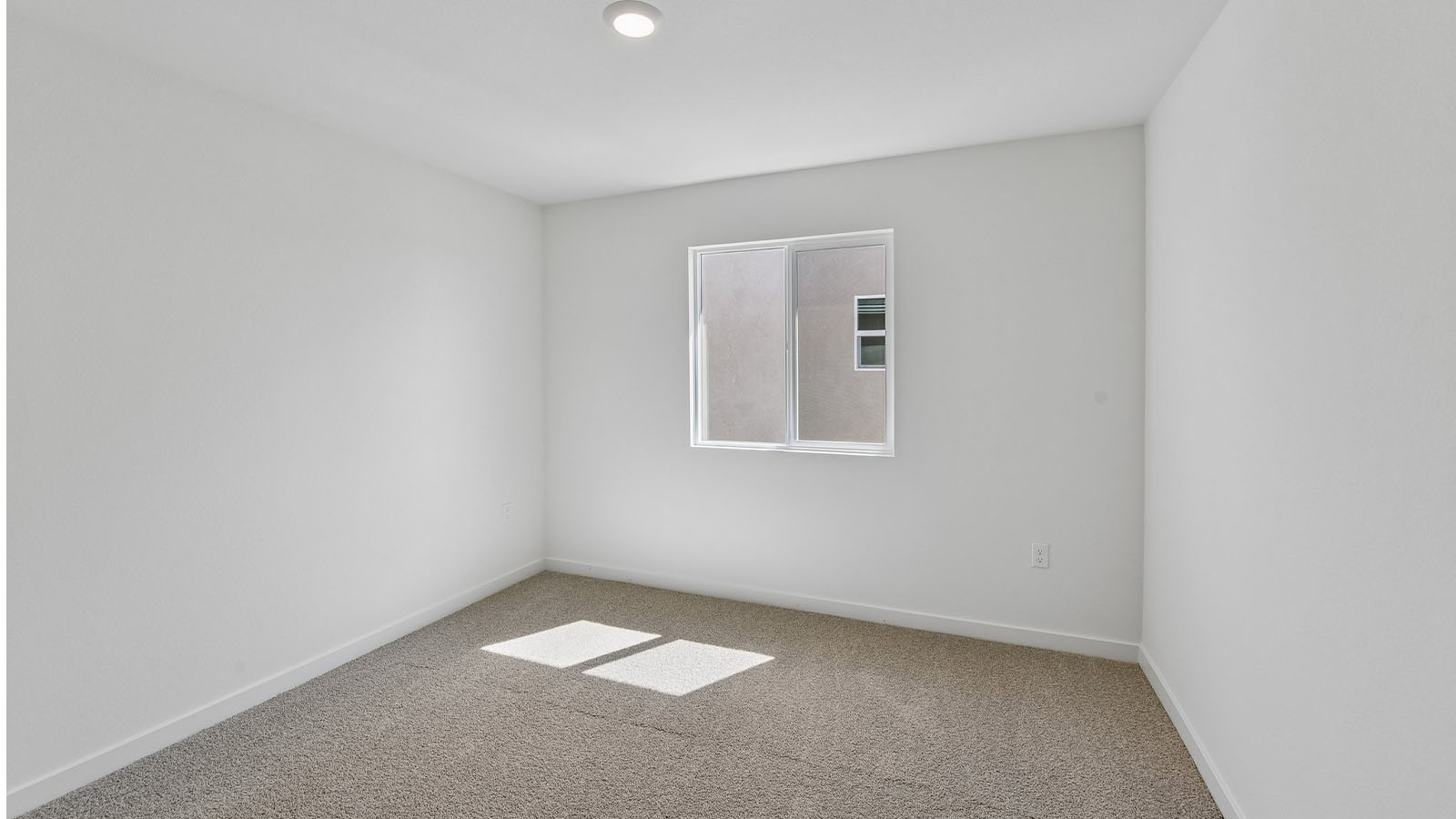 Jasper Clementine Plan 1811  secondary roomy bedroom