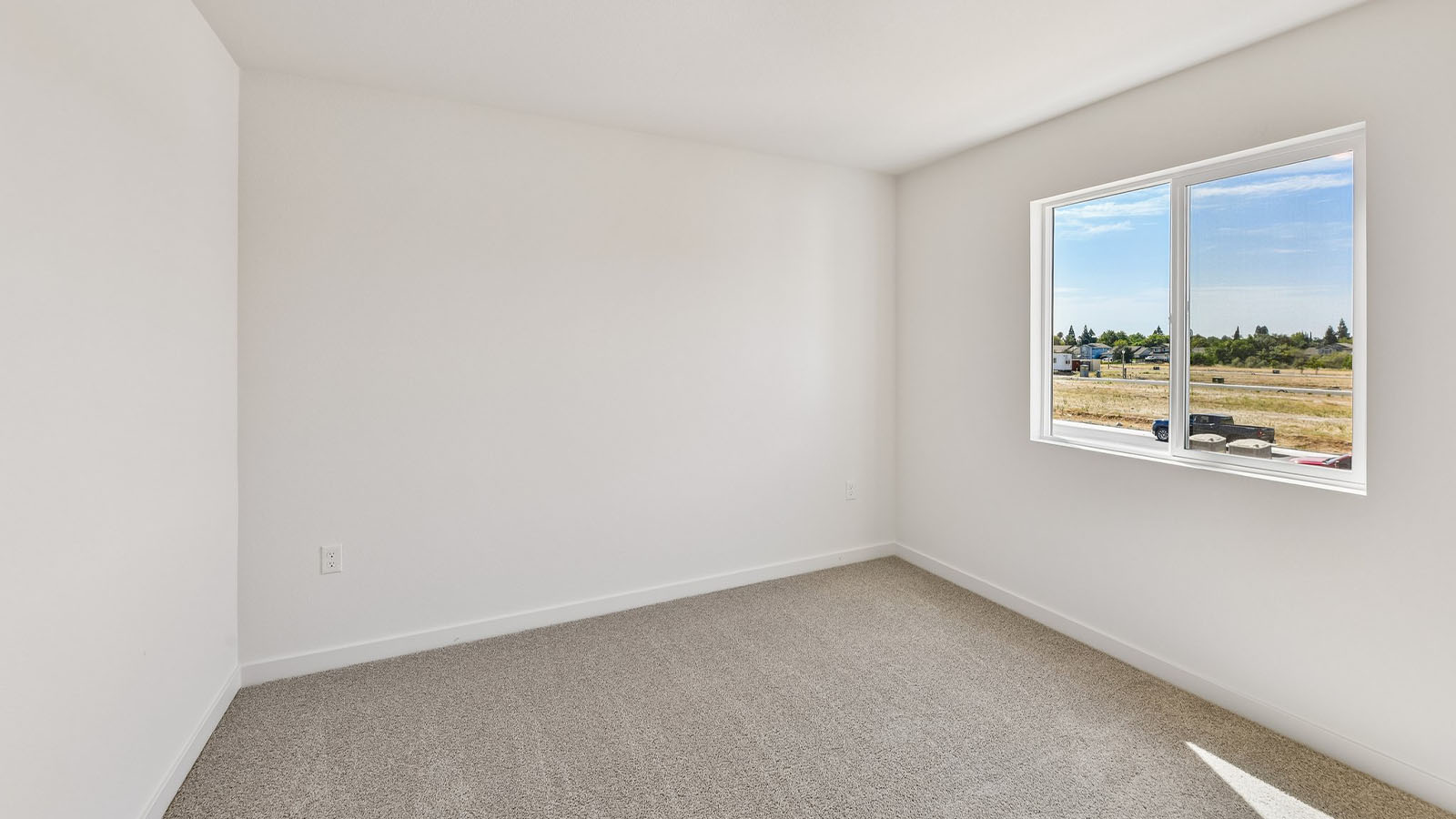Jasper Clementine Plan 1811  secondary bedroom with natural light
