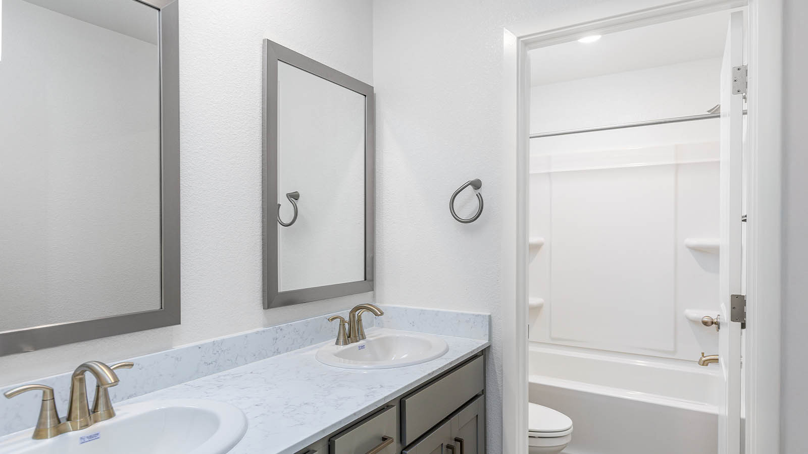 Jasper at Joiner Ranch Plan 2311 Secondary Bathroom
