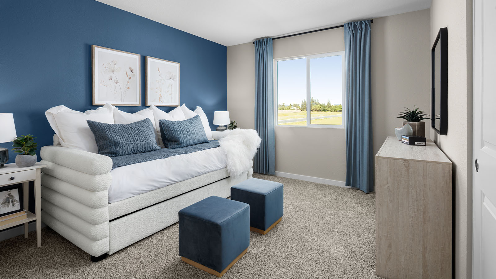 Jasper Muir Plan 1547  spacious bedroom
