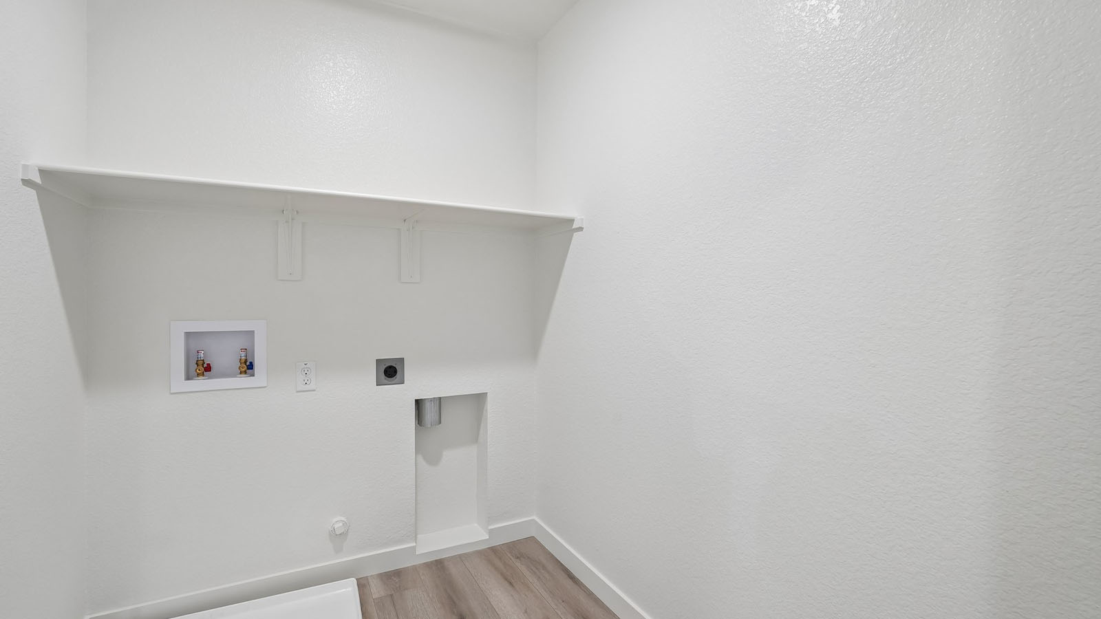 Aviara at Amoruso Ranch Plan 2617 laundry