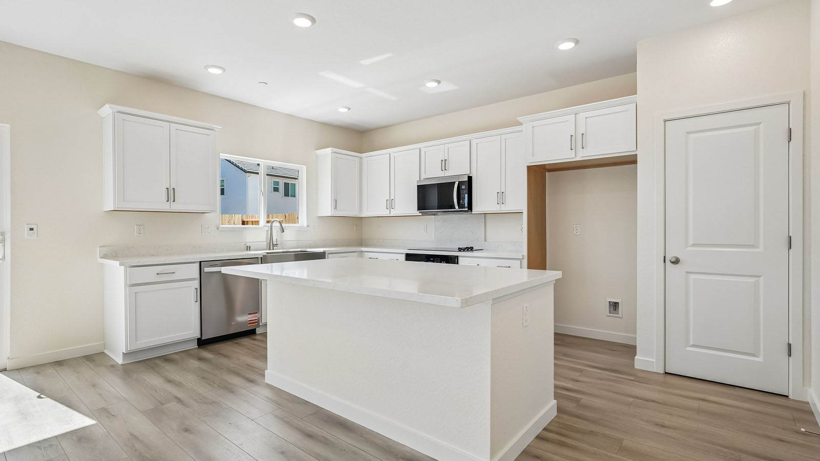 Aviara at Amoruso Ranch Plan 2617spacious open concept kitchen