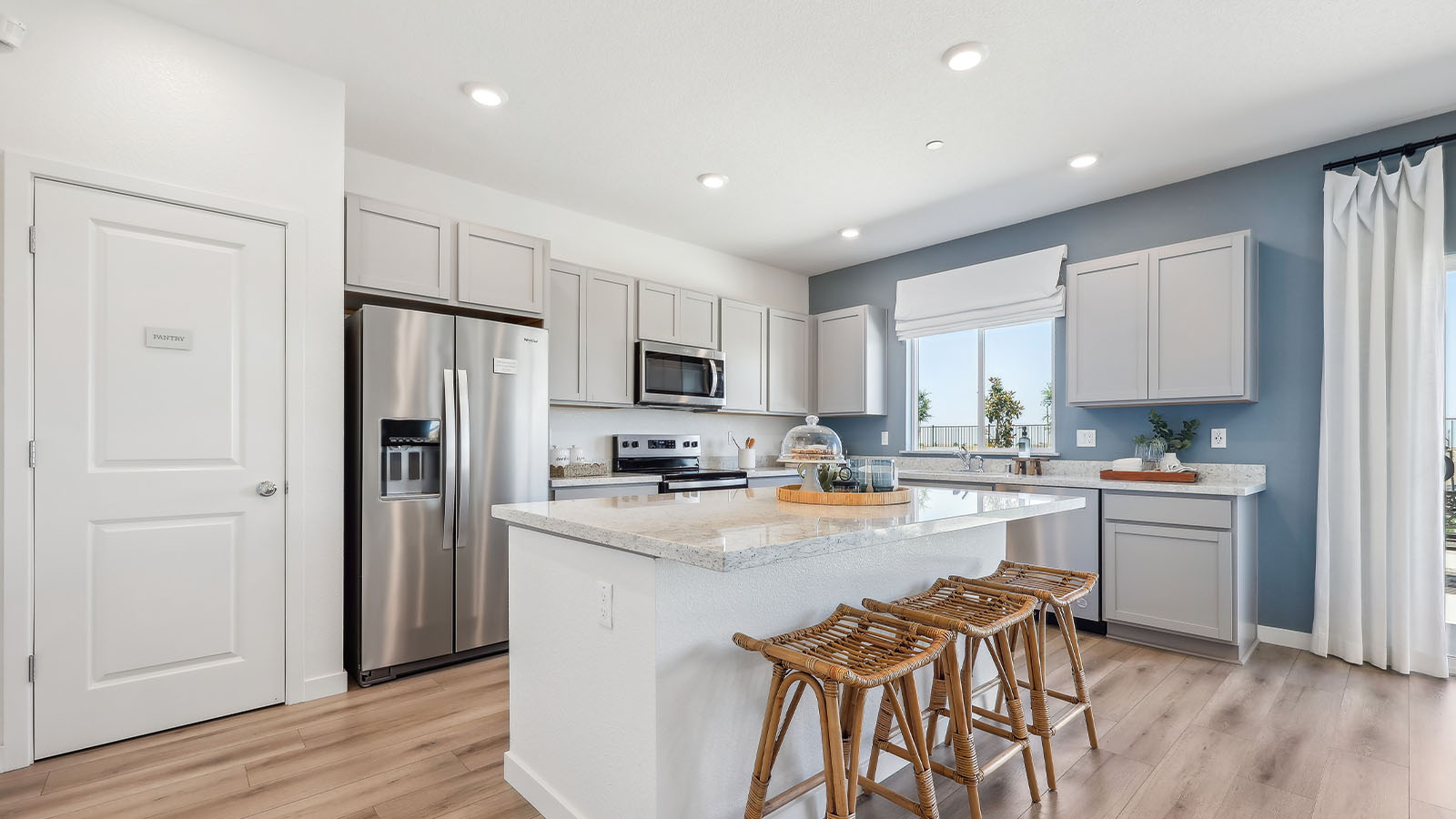 Aviara at Amoruso Ranch Plan 2617 Open Concept Kitchen Island