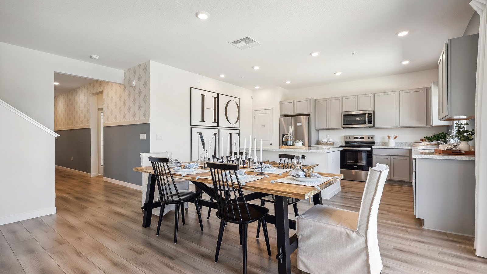 Aviara at Amoruso Ranch Plan 2617 Light Filled Dining Area