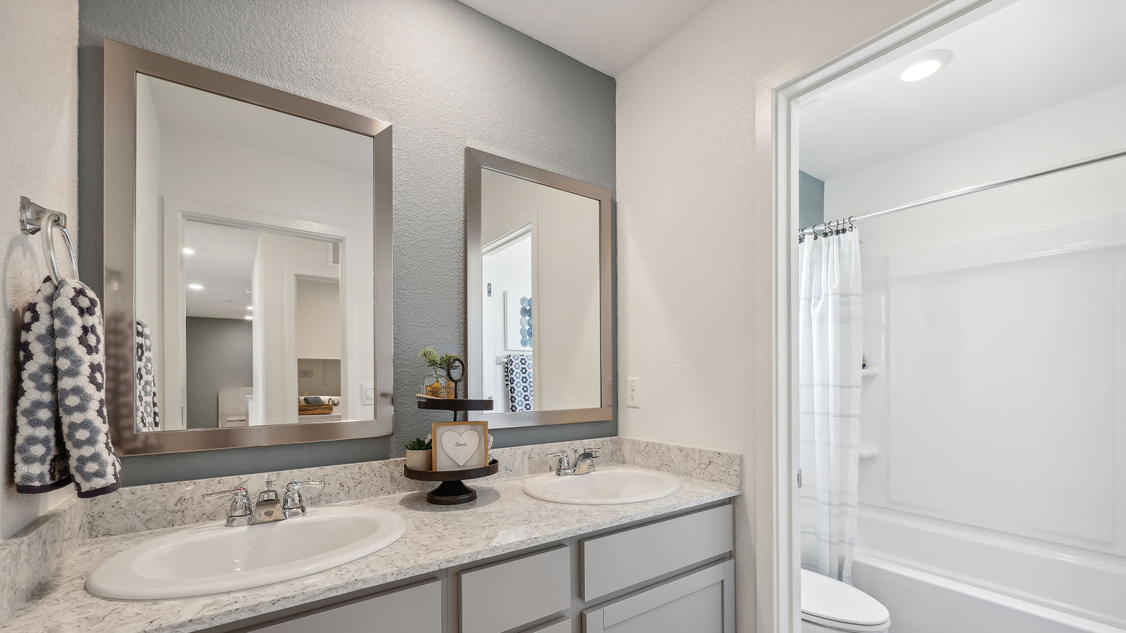 Aviara at Amoruso Ranch Plan 2617 Dual Sinks Secondary Bathroom