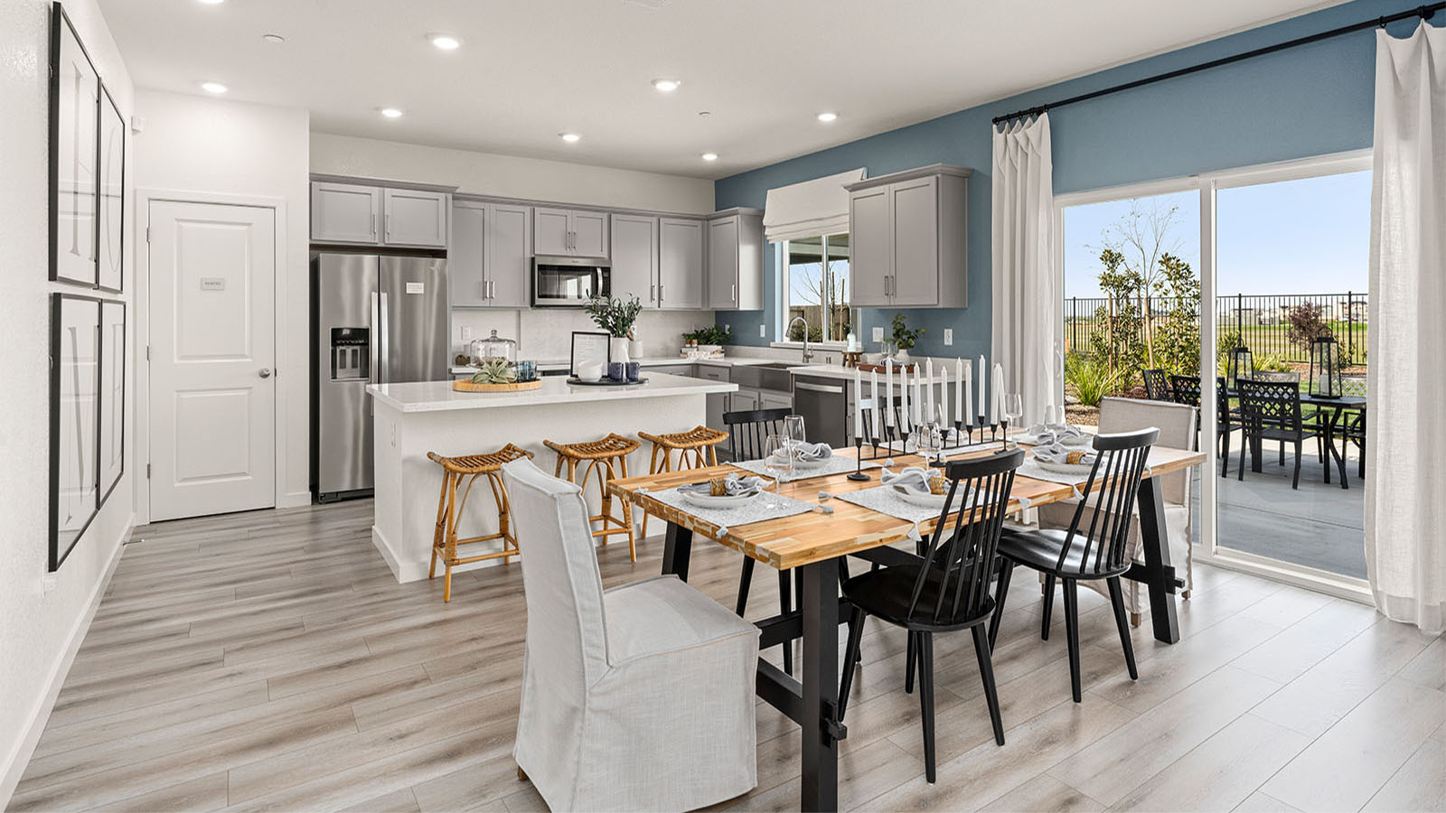 Aviara at Amoruso Ranch Plan 2617 Dining