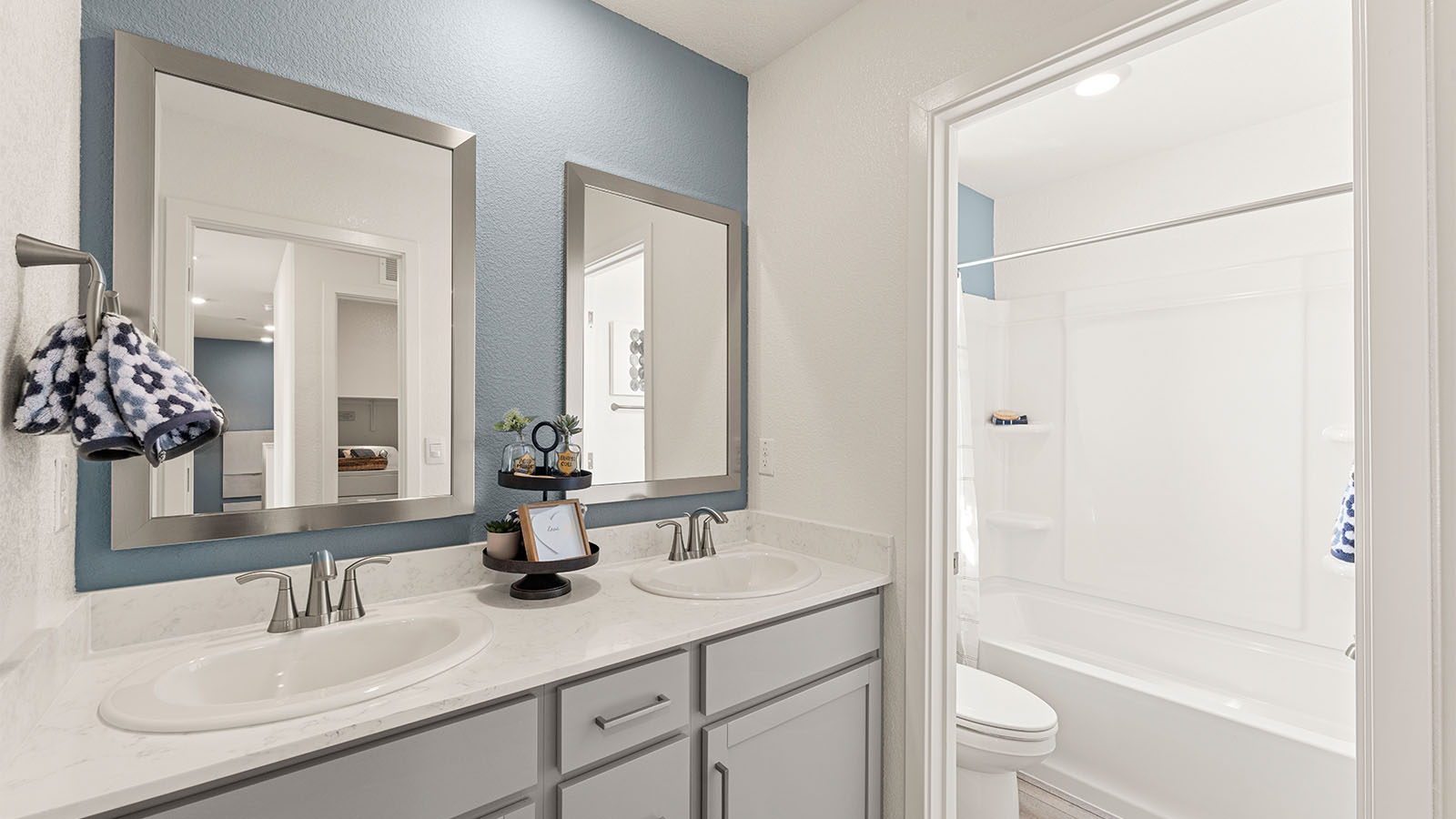 Aviara at Amoruso Ranch Plan 2617 Secondary Bathroom