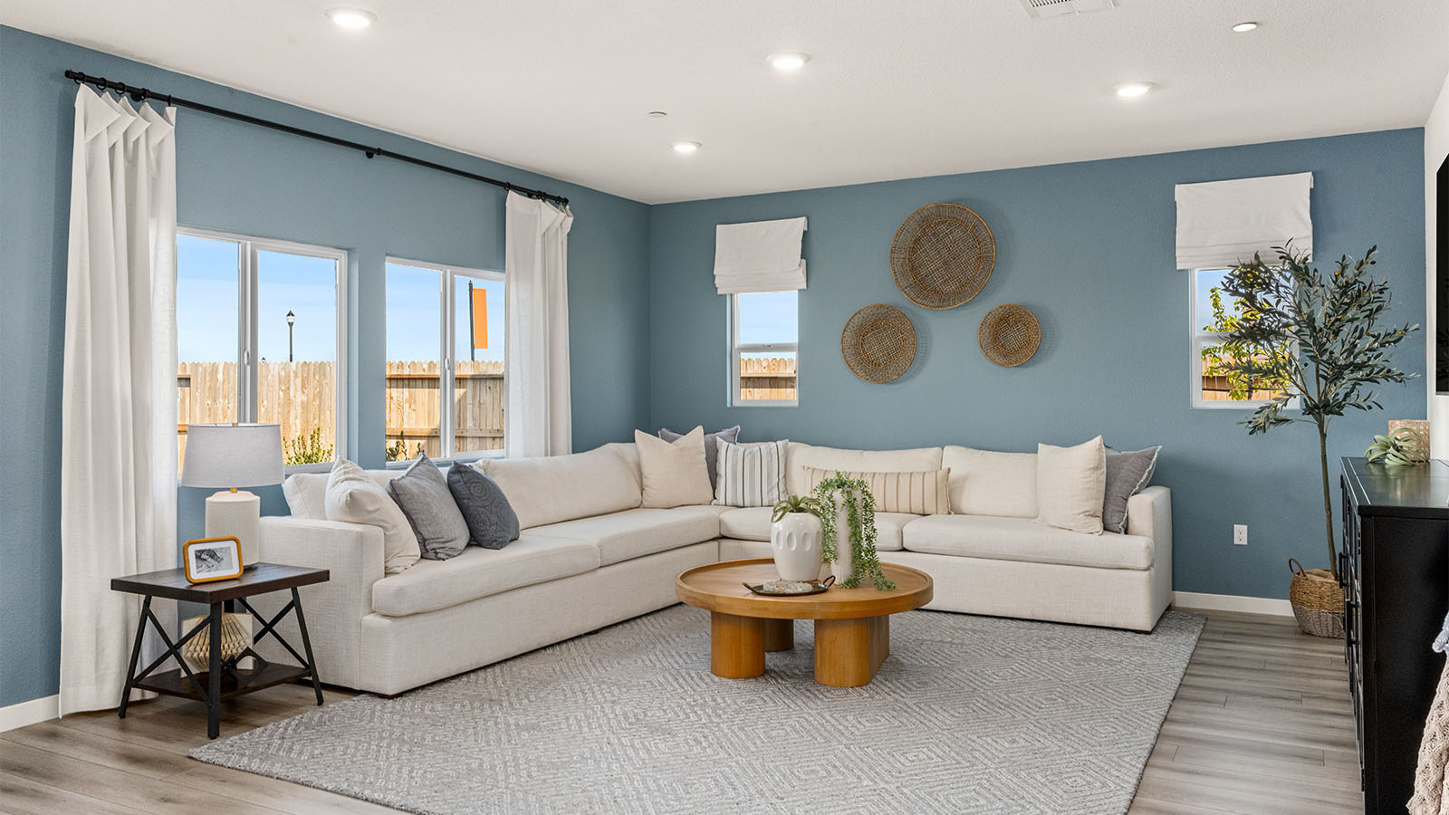 Aviara at Amoruso Ranch Plan 2617 Livingroom