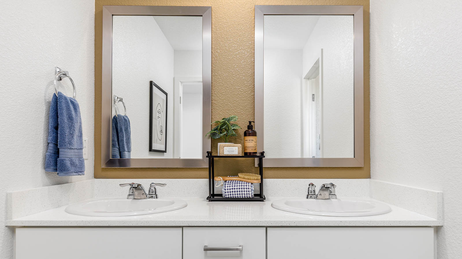 Milazzo Colusa Plan 1874 secondary bathroom with dual sinks