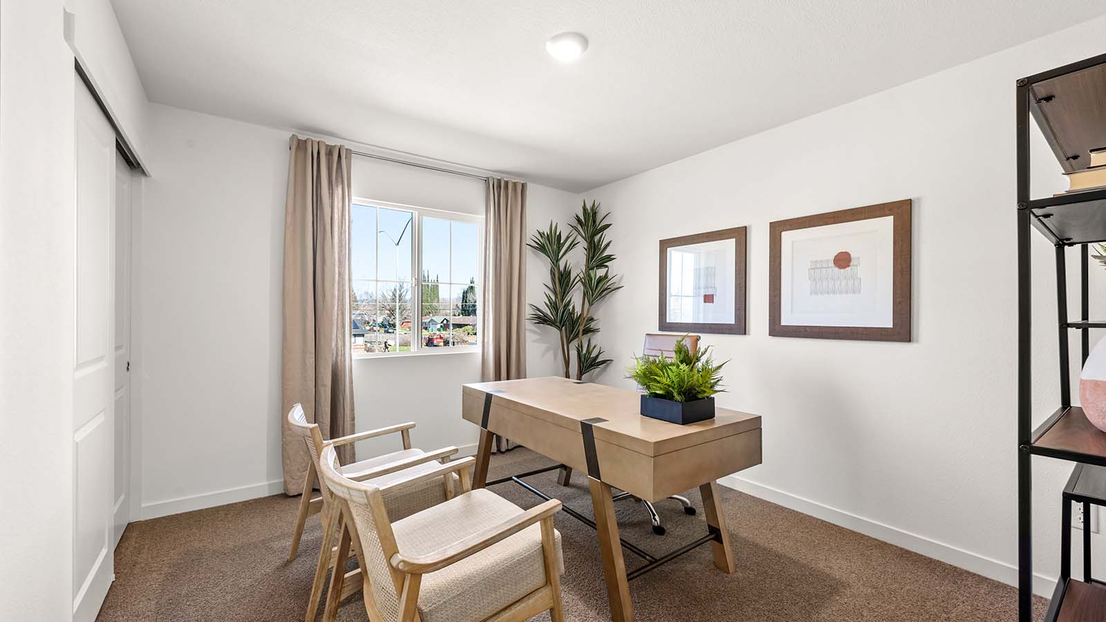 Amber Lynn Estates Plan 1547  Home Office