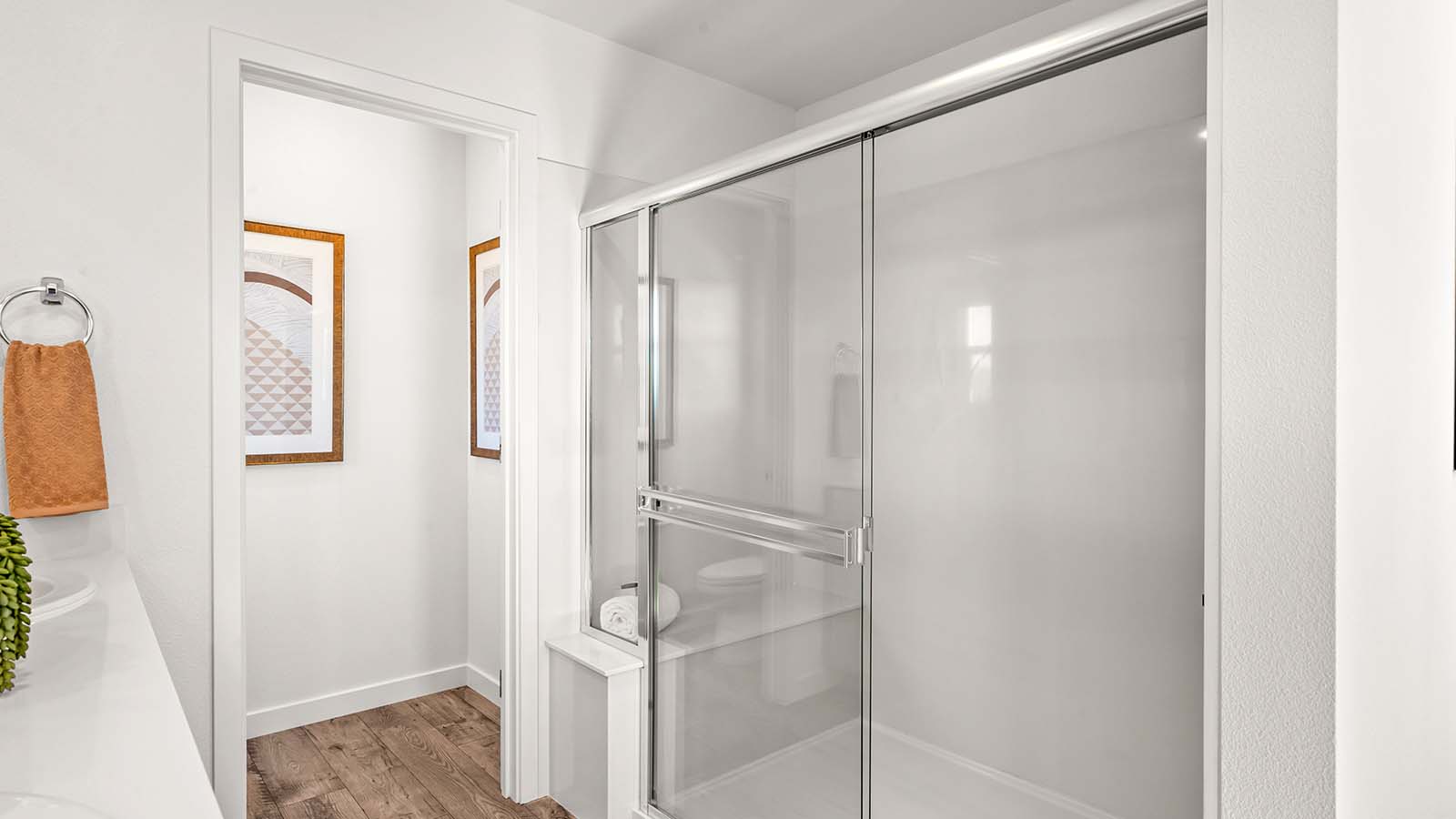 Amber Lynn Estates Plan 1547 Primary Bathroom Shower