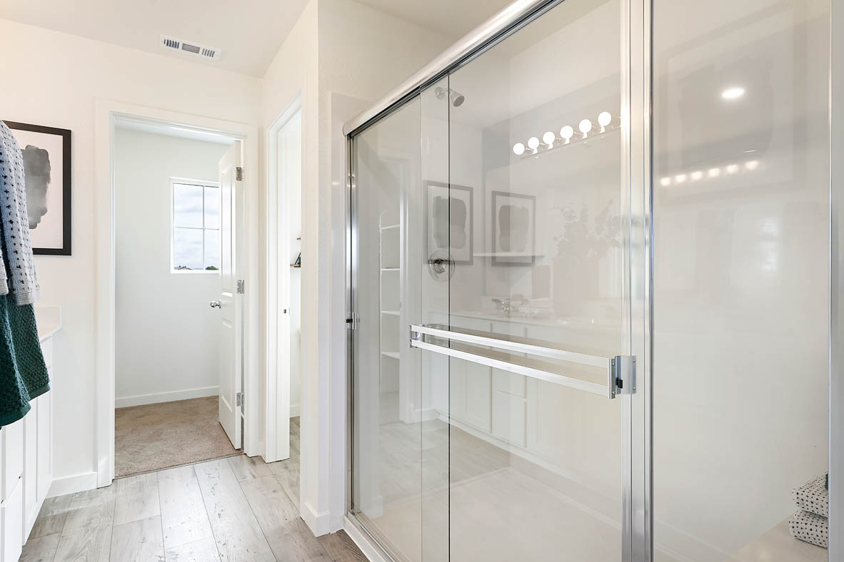 Amber Lynn Estates Plan  1678 Primary Bath