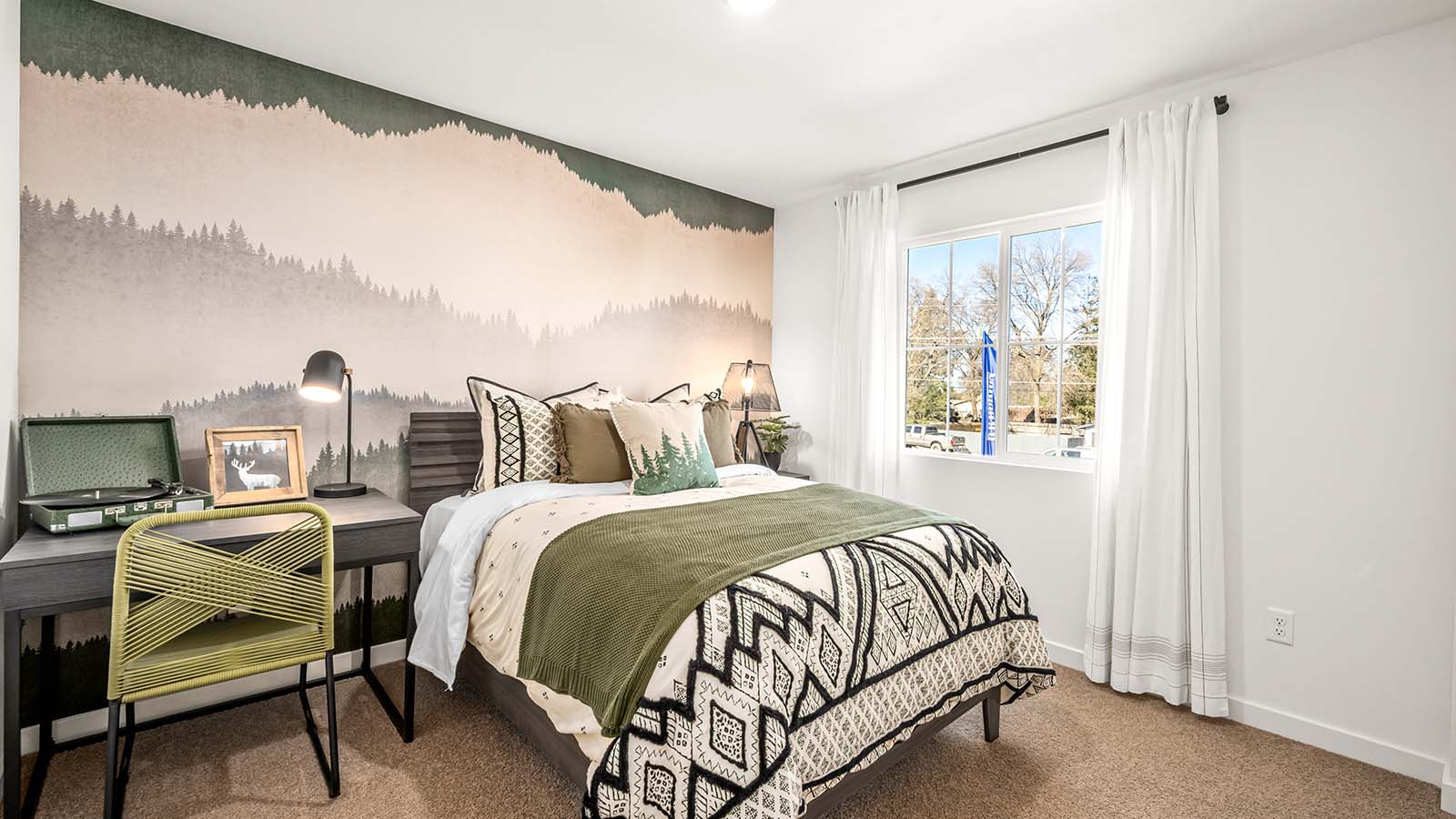 Amber Lynn Estates Plan 1811 Secondary Kids Bedroom