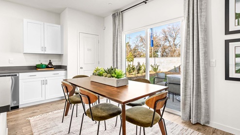 Amber Lynn Estates Plan 1811 Dining Room