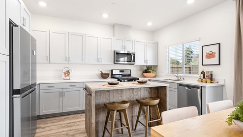 Amber Lynn Estates Plan 1547 Kitchen Island