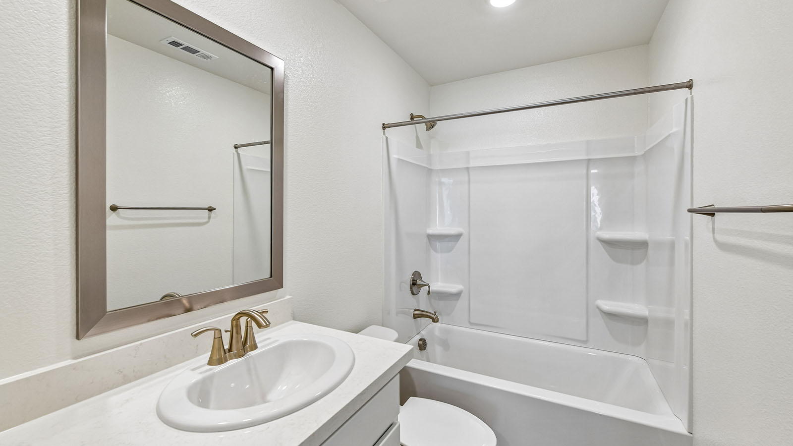 Lucia at Delta Shores Alta Plan 1578 secondary bathroom with tub and shower