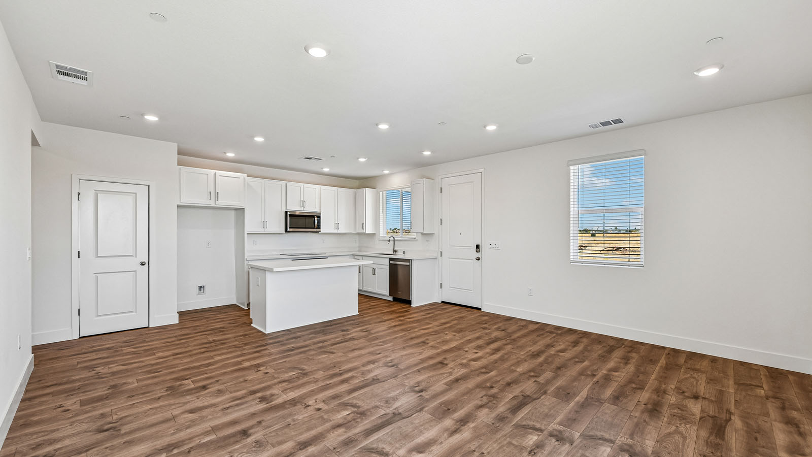 Lucia at Delta Shores Alta Plan 1578 overall living dining and kitchen combo