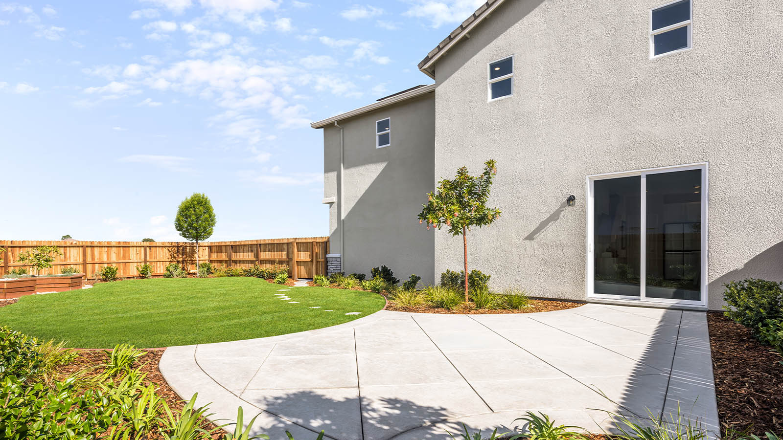 Lucia Plan 1619 backyard